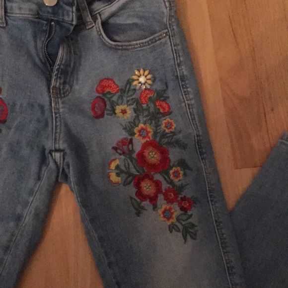 Embroidered Jeans - Picture 2 of 3